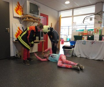 Brandweer op school & Smokey de Rookmelder